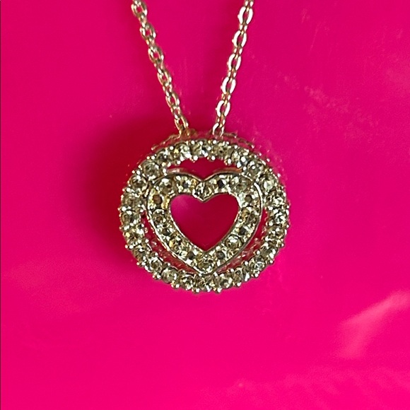 Vintage Heart Pendant Necklace - Picture 3 of 8